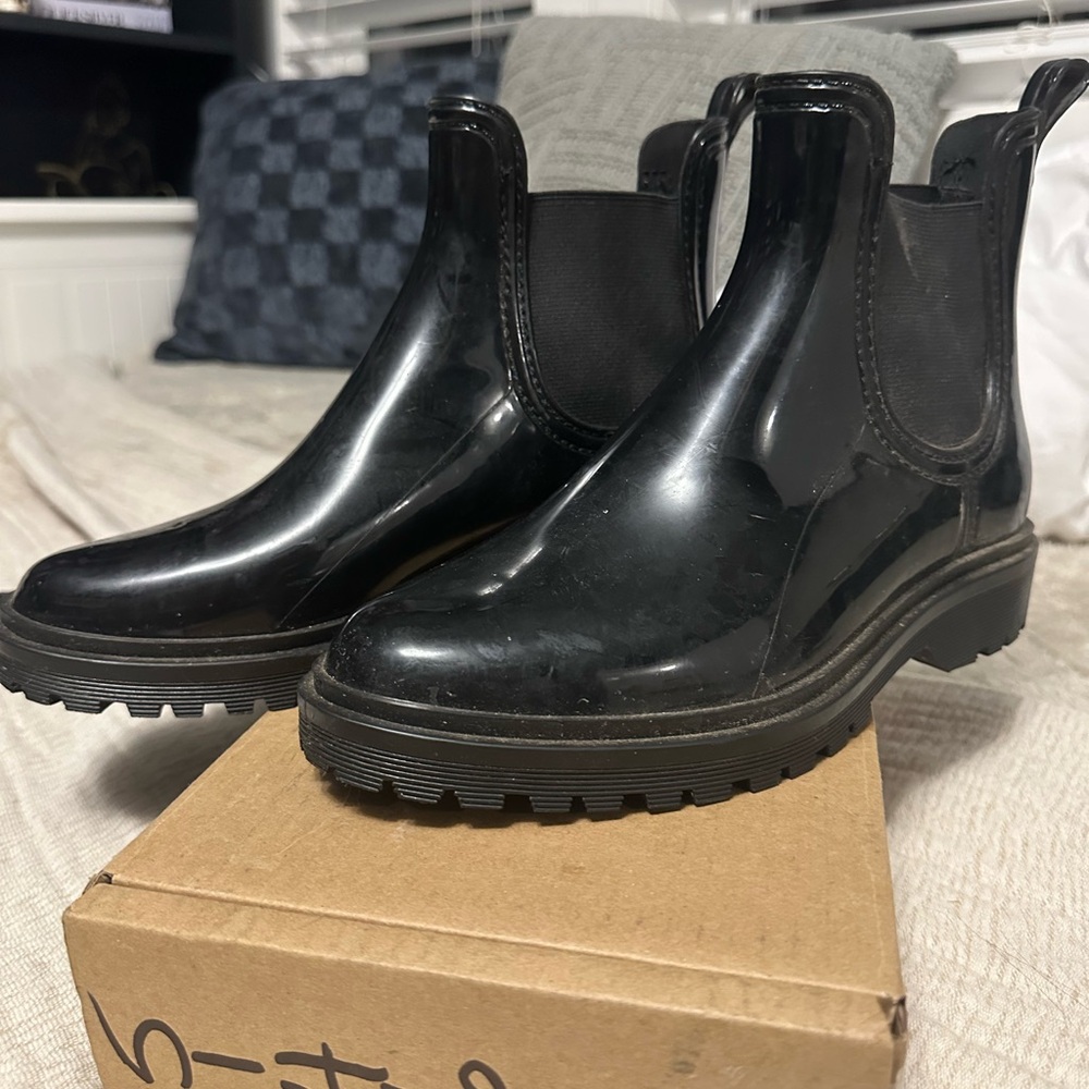 Circus by Sam Edelman rubber booties